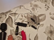 Chciałeś zobaczyć jak kobieta robi sobie dobrze...Właśnie tak. Tutaj nic nie jest udawane 1/16