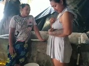 todos los días viene para que le regale agua pero la verdadera razón es que viene para que la folle