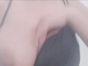 اجي نلوحو فوق بزازلي مقيمين عليه بب - Screenshot 15 of 16 - Sucking Tits