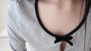 ありえない物でオナニーする女...当てれる？