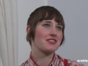 Ersties - Marlin macht es sich selbst mit einem großen Dildo 12/16