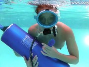 Minnie Manga blows her blue dildo in the pool 16/16