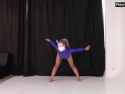 Lola's Flowing Beauty In Twisting Motions 2/16