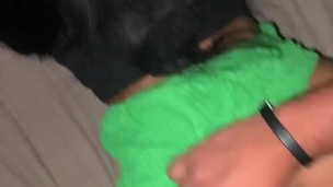 Pareja real tienen sexo amateur Pov hablando sucio y termina con corrida adentro