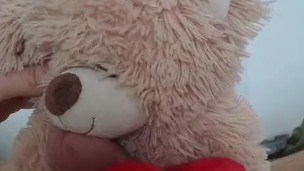 Teddy rubs ends in big cumshot