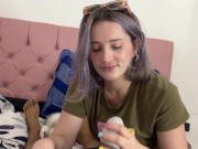 MI HERMANASTRA ENCUENTA FOTOS SEXIS EN MI CEL ELLA PIDE QUE LA FOLLEN