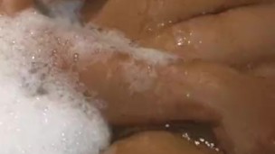 QUE DICES SI ME LO METES DENTRO DEL Jacuzzi