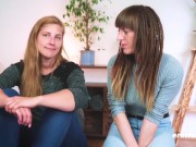 Ersties - 2 lesbische Saarländerinnen lecken sich gegenseitig die Pussys 13/16