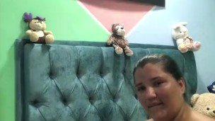 Puta de medellin se masturba y le envia video asu padrastro