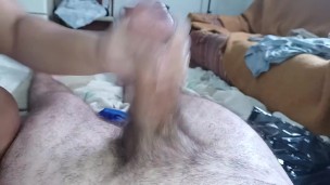 I made him ejaculate all his sperm just in the handjob, quick and juicy handjob until cum🍌🥛💦😋🤤