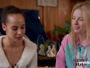 Ersties - Mia A und Lia A verwöhnen sich mit Natursekt und Glasdildo 7/16