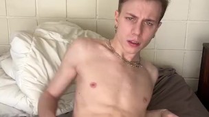 Vibrator in ass jacking off (clip)