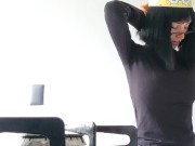 Comendo hamburguer gostoso 2/16