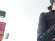 Comendo hamburguer gostoso 8/16