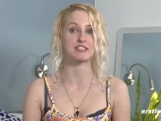 Ersties - Kätzchen Callisto spielt mit Dildo 10/16