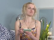 Ersties - Kätzchen Callisto spielt mit Dildo 8/16