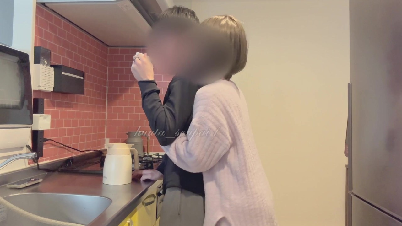 【痴女フェラ】朝起きてキッチンでフェラ抜き♡そのまま高速手コキで再び大量発射 - Free Sex Video - RedTube