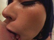 FODENDO DUAS  SAFADAS FÃ DE ANIME NARUTO E HINATA SENTANDO NO PAU 1/16