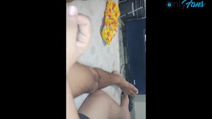 Tocando los hermosos músculo de mi amigo.