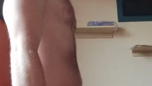 Taniec podczas gdy penis stoi :) część 2