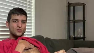Jerk off on the couch 🥵
