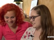 Ersties - Lesbisches Twister-Vergnügen mit Helena und Luna A 6/16