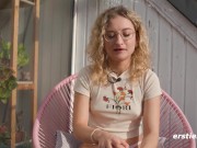 Ersties - Blondes Kätzchen Kitty ölt sich auf der Dachterrasse ein 13/16