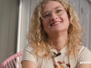 Ersties - Blondes Kätzchen Kitty ölt sich auf der Dachterrasse ein 16/16