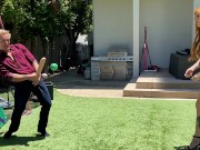 La MILF Culona Engaña A Su Marido Con Su Hijastro Y Su Enorme Polla Blanca 13/16