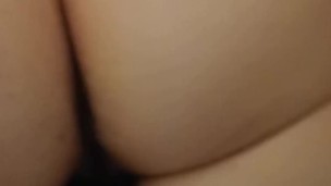 Sono andata a fare un massaggio olistico e gli ho fatto un pompino e mi ha scopata il culo