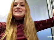 Ersties - Höhepunkt auf der Flugzeugtoilette mit Sally B 13/16