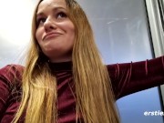 Ersties - Höhepunkt auf der Flugzeugtoilette mit Sally B 15/16