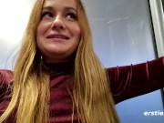 Ersties - Höhepunkt auf der Flugzeugtoilette mit Sally B 9/16