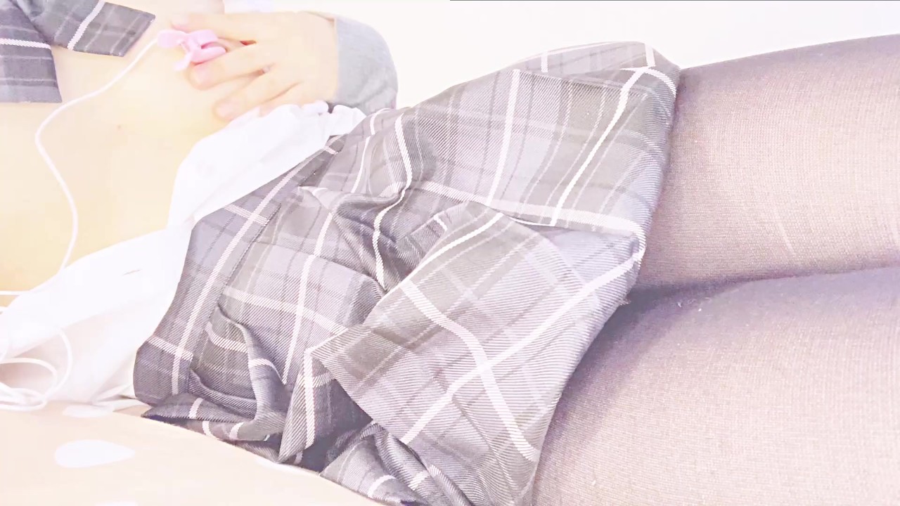 黒タイツの制服ＪＫが色んなおもちゃを使ってオナニー♡快楽を貪っちゃったら、白濁汁溢れて止まんないっ！ - RedTube