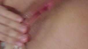 estudante madura mostra como ela se masturba a buceta e mostra os seios