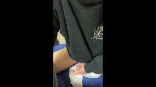 服を着たままエッチな精子を飛び散らします