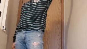 An Active Guy Just Likes to XXX Get Loose Once in A While by Doing a World Watch Me Jerk Porno!