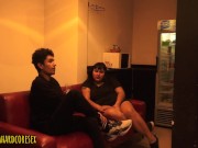 Se dejo hacer un ANAL por primera vez a cambio de un aumento de sueldo 3/16