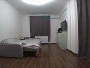 Рогоносец смотрит на свою чертову жену за зеркалом! Настоящий Обман - Screenshot 4 of 16 - Wife Anal
