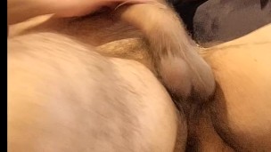 HAIRY MUSCLE BEAR SHOWS OFF HAIRY ASSHOLE