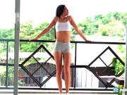 Sam gives her pussy a vibrator 2/16