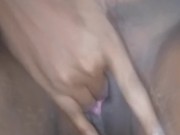 ජූස් විදිනකන් හුත්තට  ඇඟිල්ල ගහලා සැපක් ගත්තා 8/16