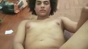 Trans girl twerking and showing her ass