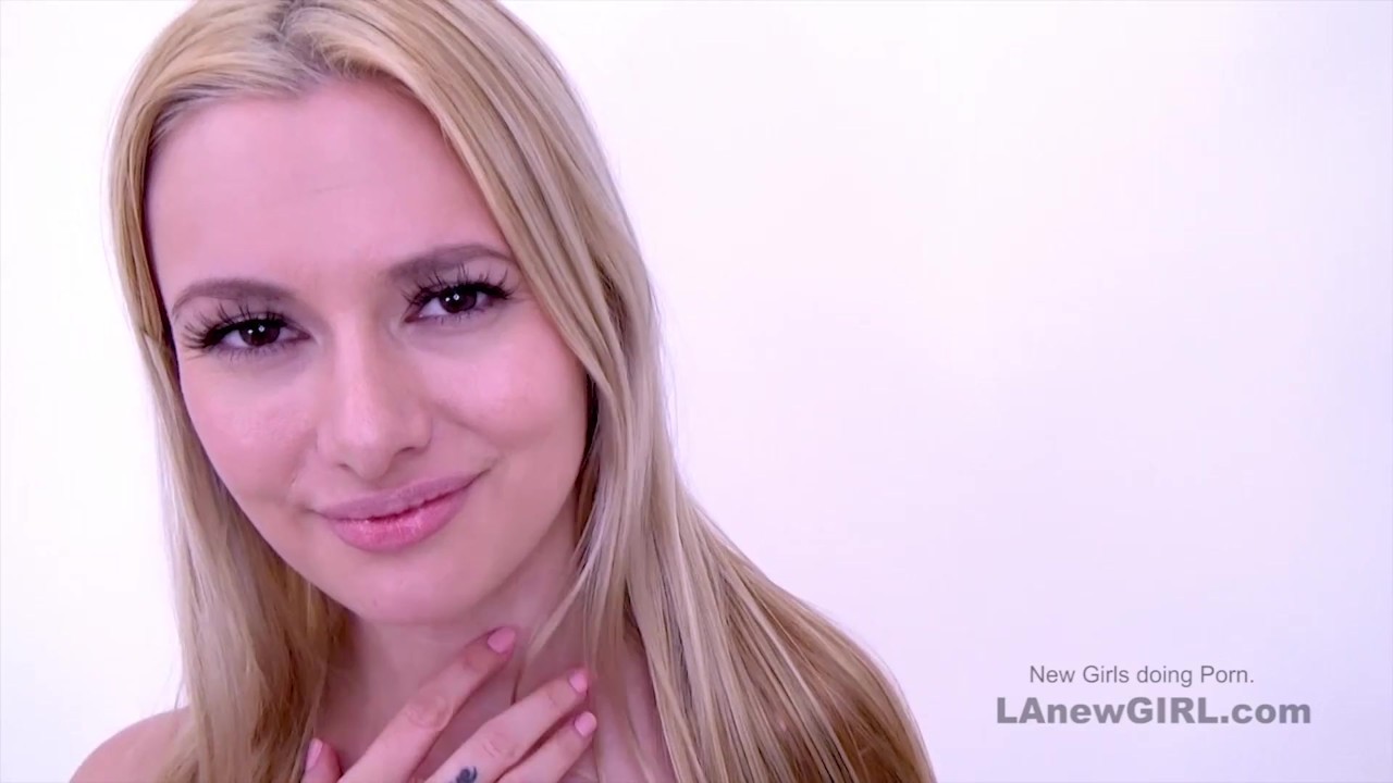 Super Sexy Blonde Teen is hot AF at porno casting - RedTube