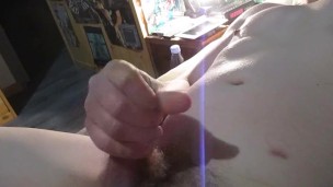 Masturbe (145) with one testicle