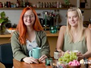 Ersties - Intimes sinnliches lesbisches Dildospiel mit Iva und Jolien 2/16