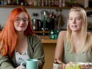 Ersties - Intimes sinnliches lesbisches Dildospiel mit Iva und Jolien 8/16