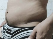 Joven amateur baila sexi mientras se toca sus partes. 11/16