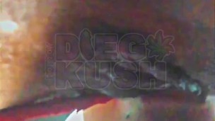 Le lamo la panocha a mi mujer despues de que otro se la culiara y me vengo bien rapido