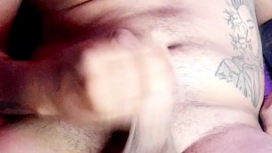 Me masturbo hasta venirme!!!